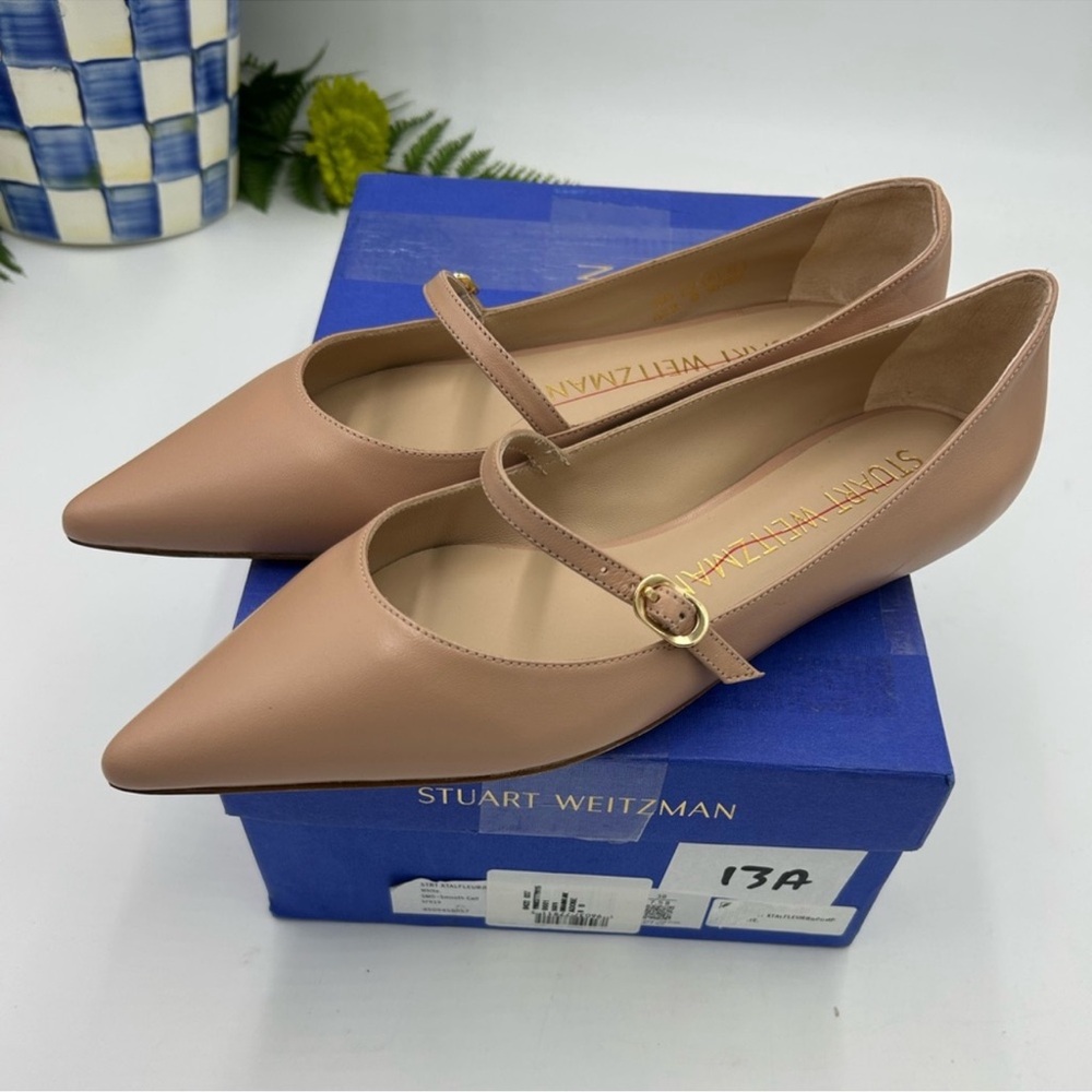 Women Stuart Weitzman Emila leather flat size 8, made in Spain